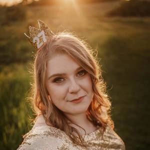 Meet your Posher, Becky